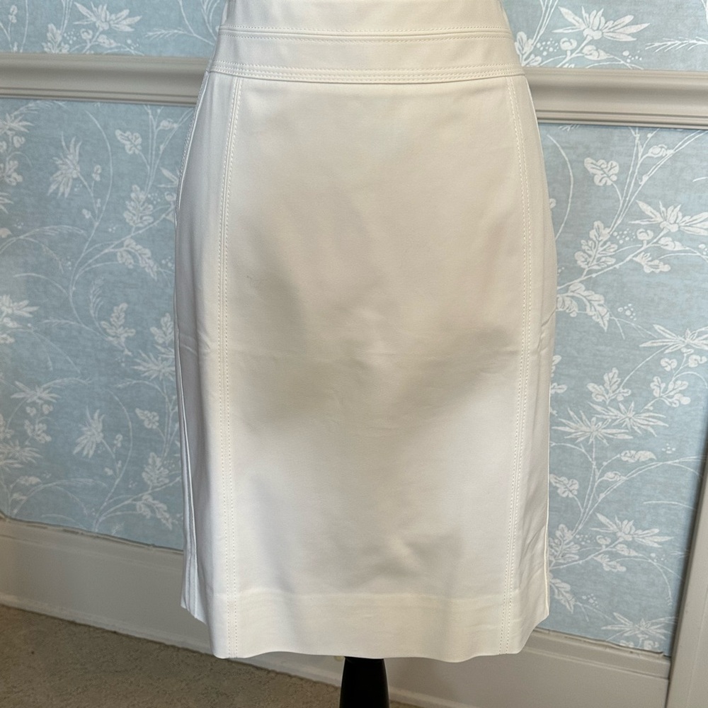 White House Black Market Elegant White Pencil Skirt
